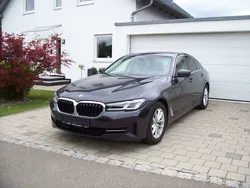 Grau Gebraucht 2021 BMW 545e Sport Line Limousine | 34.290 € (Fairer Preis)