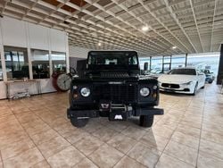 Grün Gebraucht 2002 Land Rover Defender SUV | 18.300 € (Teuer)