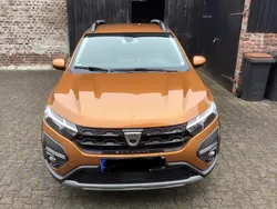 Orange Gebraucht 2021 Dacia Sandero Stepway Kleinwagen | 13.490 € (Fairer Preis)