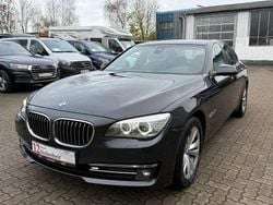 Grau Gebraucht 2014 BMW 730 Performance Limousine | 15.899 € (Fairer Preis)