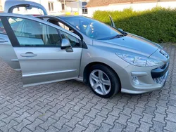 Grau Gebraucht 2009 Peugeot 308 Limousine | 3.500 € (Etwas zu teuer)