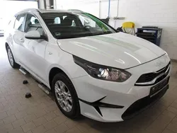 Weiß Gebraucht 2024 Kia Ceed Sportswagon Vision Kombi | 19.799 € (Guter Preis)