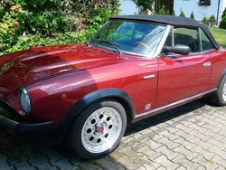 Rot Gebraucht 1985 Fiat 124 Spider Cabrio | 33.000 €