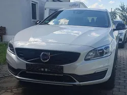 Weiß Gebraucht 2018 Volvo V60 CC Pro Kombi | 23.499 € (Fairer Preis)