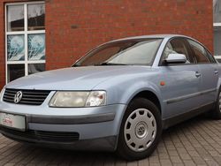 Blau Gebraucht 1998 VW Passat Limousine | 990 € (Superpreis)