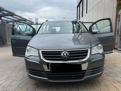 Grau Gebraucht 2007 VW Touran Van / Kleinbus | 7.975 € (Teuer)