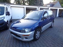 Blau Gebraucht 1999 Mitsubishi Space Runner Van / Kleinbus | 1.450 €