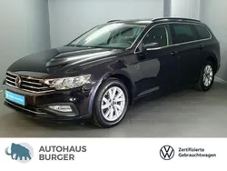 Deep black perleffekt (metallic) Gebraucht 2022 VW Passat Business Kombi | 21.870 € (Fairer Preis)