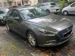 Grau Gebraucht 2018 Mazda 3 Exclusive-Line Limousine | 13.500 € (Fairer Preis)