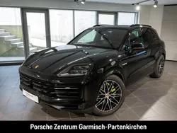 Chromitschwarzmetallic Gebraucht 2024 Porsche Cayenne SUV | 106.790 € (Superpreis)