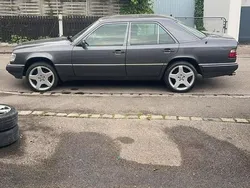 Grau Gebraucht 1995 Mercedes E200 Limousine | 5.999 €