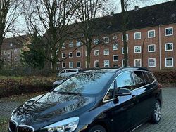 Schwarz Gebraucht 2016 BMW 220 Gran Tourer Sport Line Van / Kleinbus | 16.500 € (Fairer Preis)