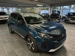 Blau Gebraucht 2024 Peugeot 5008 Allure Van / Kleinbus | 28.500 € (Superpreis)