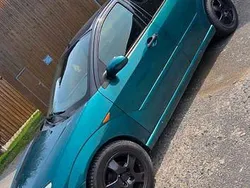 Grün Gebraucht 2001 Ford Focus Limousine | 900 € (Guter Preis)