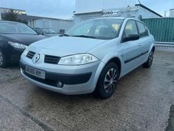 Silber Gebraucht 2004 Renault Mégane II Expression Limousine | 2.797 € (Etwas zu teuer)