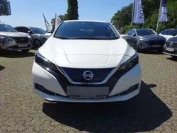 Weiß metallic Gebraucht 2021 Nissan Leaf N-Connecta Kleinwagen | 21.320 € (Etwas zu teuer)