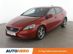 Rot Gebraucht 2015 Volvo V40 You! Kombi | 13.360 € (Etwas zu teuer)