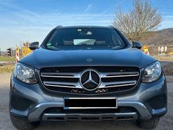 Grau Gebraucht 2017 Mercedes GLC220 SUV | 22.400 € (Fairer Preis)
