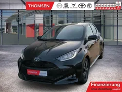 Mysticschwarz mica Gebraucht 2024 Toyota Yaris Hybrid Team Limousine | 22.985 € (Guter Preis)