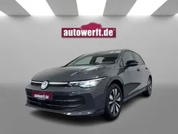 Grau Gebraucht 2024 VW Golf VIII Goal Limousine | 26.990 €