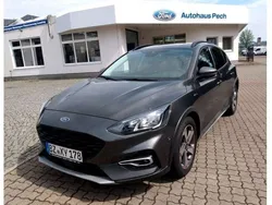 Magneticgraumetallic Gebraucht 2022 Ford Focus Active Limousine | 20.980 € (Fairer Preis)