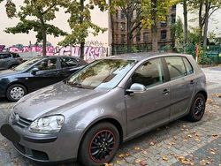 Grau Gebraucht 2005 VW Golf V Trendline Limousine | 3.000 € (Fairer Preis)