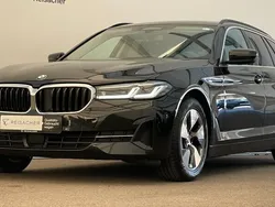 Saphirschwarz Gebraucht 2023 BMW 520 Kombi | 30.899 €