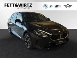 Saphirschwarz metallic Neu 2025 BMW 120 M Sport Kleinwagen | 36.590 € (Guter Preis)