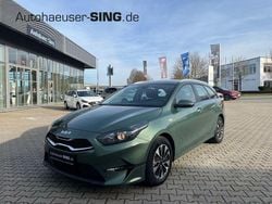Grün Neu 2025 Kia Ceed Sportswagon Kombi | 24.990 € (Guter Preis)
