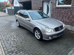 Grau Gebraucht 2006 Mercedes C220 Avantgarde Kombi | 4.000 €