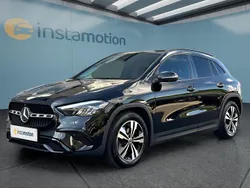 Schwarz Gebraucht 2024 Mercedes GLA200 SUV | 47.649 € (Teuer)