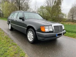 Schwarz Gebraucht 1991 Mercedes E250 Kombi | 5.500 €
