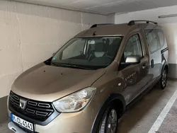 Beige Gebraucht 2020 Dacia Dokker Stepway Van | 16.900 € (Fairer Preis)