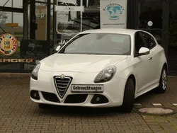 Weiß Gebraucht 2013 Alfa Romeo Giulietta Turismo Kleinwagen | 10.990 € (Teuer)