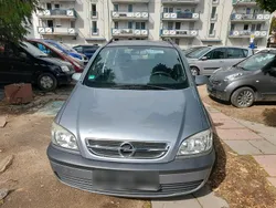 Grau Gebraucht 2005 Opel Zafira Van / Kleinbus | 1.200 € (Superpreis)