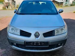 Silber Gebraucht 2006 Renault Mégane II Authentique Limousine | 1.600 € (Fairer Preis)