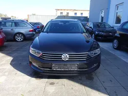 Deep black perleffekt Gebraucht 2019 VW Passat Comfortline Kombi | 18.429 € (Fairer Preis)