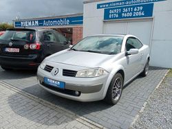 Grau Gebraucht 2005 Renault Mégane Cabriolet Cabrio | 3.380 € (Etwas zu teuer)