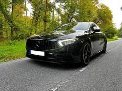 Schwarz Gebraucht 2020 Mercedes A200 AMG line Kleinwagen | 25.500 € (Fairer Preis)