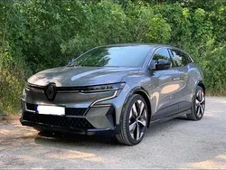 Grau Gebraucht 2023 Renault Mégane SUV | 23.900 € (Superpreis)