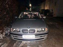 Grau Gebraucht 2000 BMW 320 Limousine | 3.000 € (Fairer Preis)