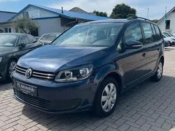 Blau Gebraucht 2010 VW Touran Trendline Van / Kleinbus | 8.990 € (Etwas zu teuer)