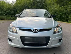Silber Gebraucht 2010 Hyundai i30 Limousine | 3.600 € (Fairer Preis)