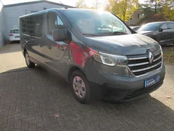 Grau Gebraucht 2022 Renault Trafic Life Van | 31.333 € (Guter Preis)