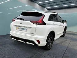 Weiß Gebraucht 2022 Mitsubishi Eclipse Cross SUV | 24.649 € (Fairer Preis)