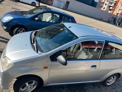 Silber Gebraucht 2007 Daihatsu Cuore Kleinwagen | 2.150 € (Etwas zu teuer)