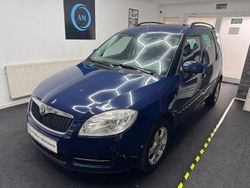 Blau Gebraucht 2009 Skoda Roomster Comfort Van / Kleinbus | 5.490 € (Teuer)