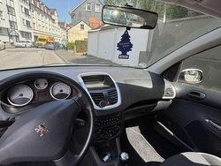Weiß Gebraucht 2009 Peugeot 206+ Kleinwagen | 2.600 € (Fairer Preis)