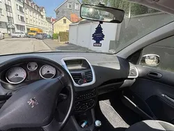 Weiß Gebraucht 2009 Peugeot 206+ Kleinwagen | 2.600 € (Fairer Preis)