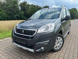 Grau Gebraucht 2017 Peugeot Partner Tepee Outdoor Van / Kleinbus | 10.590 € (Fairer Preis)